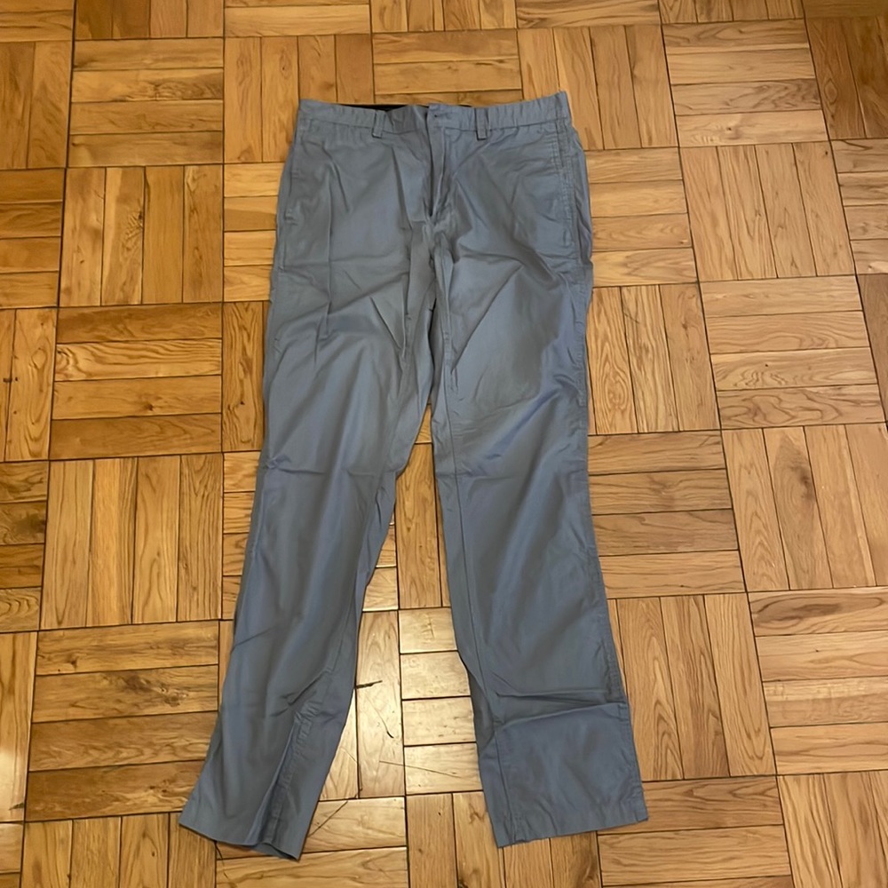 Size 32x34 men’s chino pants